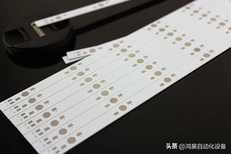 LED透镜粘铝基板自动点胶工艺_diode_鸿展视觉喷射点胶机