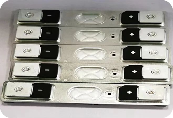 激光切割金属材料_激光单色性特点_laserdiode