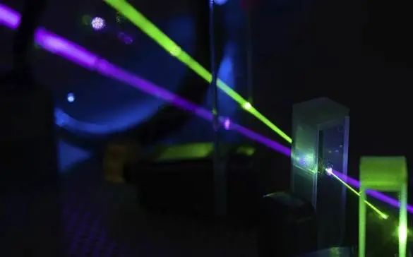 laser_laser是什么意思_laser虚拟男团