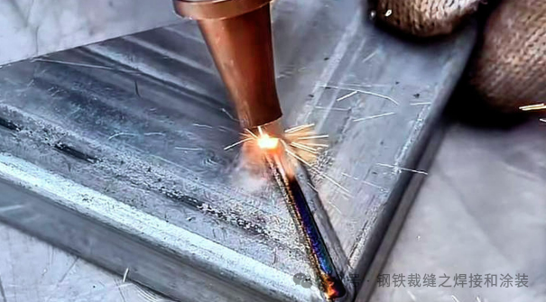 激光焊接机适用金属种类_laser_手持式光纤激光焊接机特点