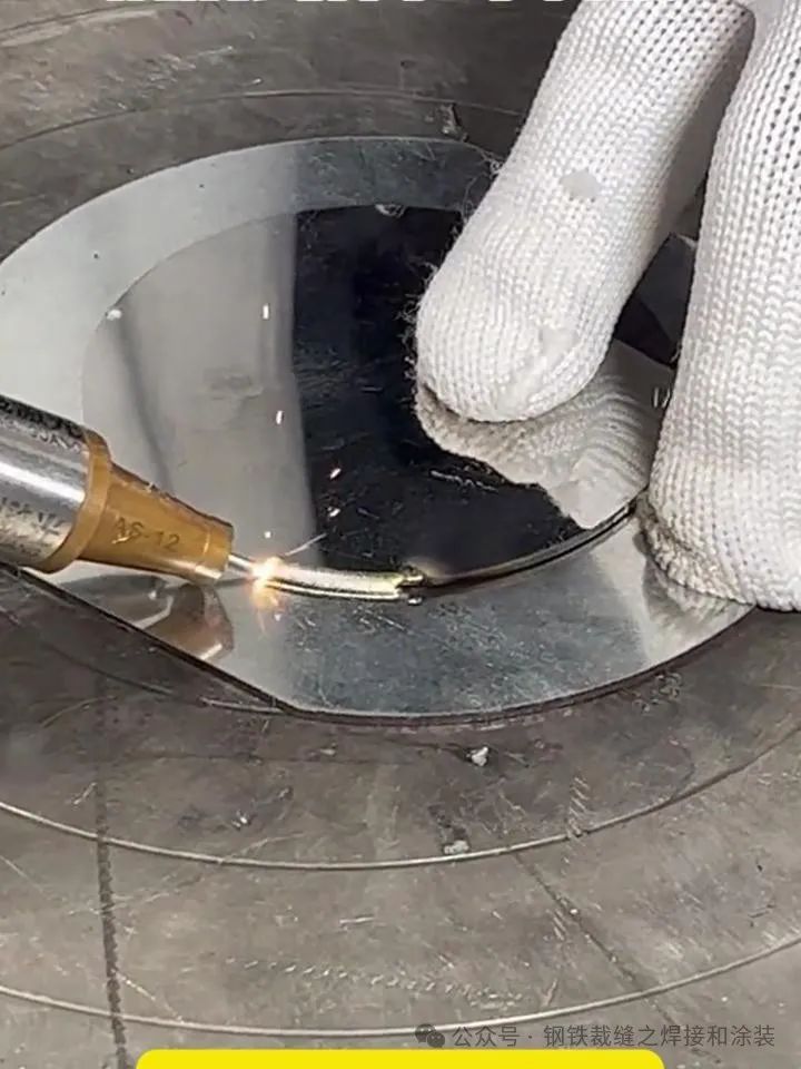 手持式光纤激光焊接机特点_激光焊接机适用金属种类_laser