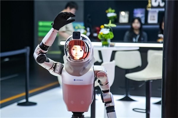 laser_第二十一届深圳文博会 人工智能展区 仿生投影技术